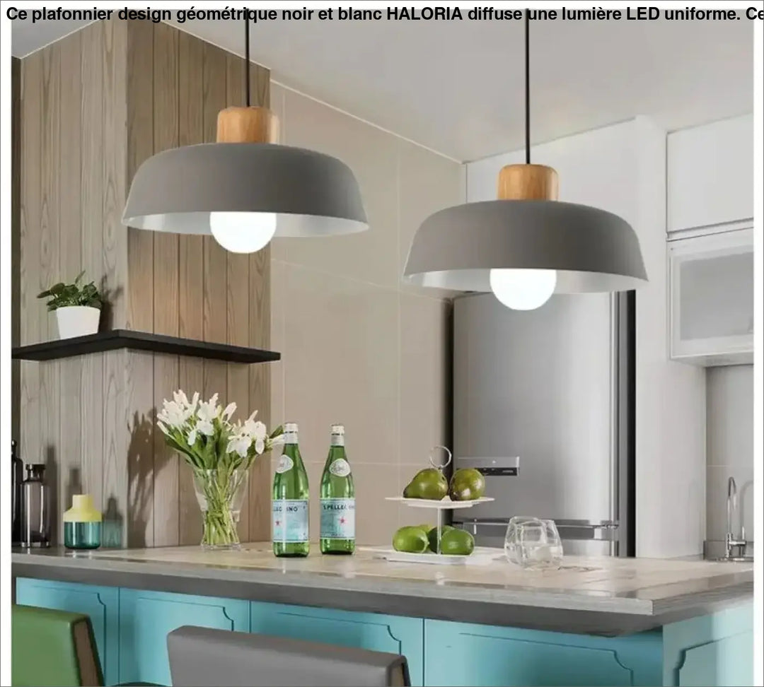 Suspension scandinave colorée avec abat-jour en métal et bois naturel