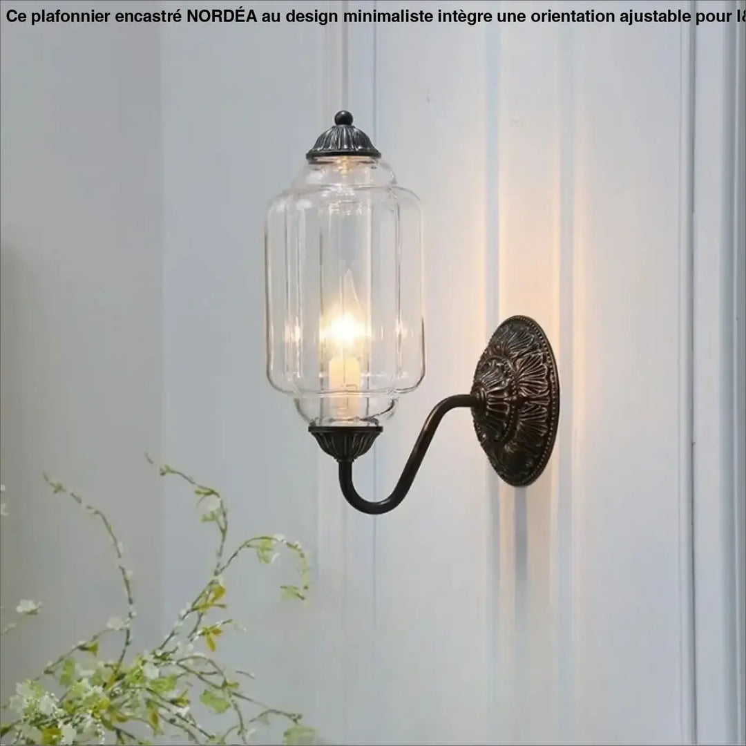 Applique murale opalys en bronze antique avec lanterne en verre clair cannelé style vintage