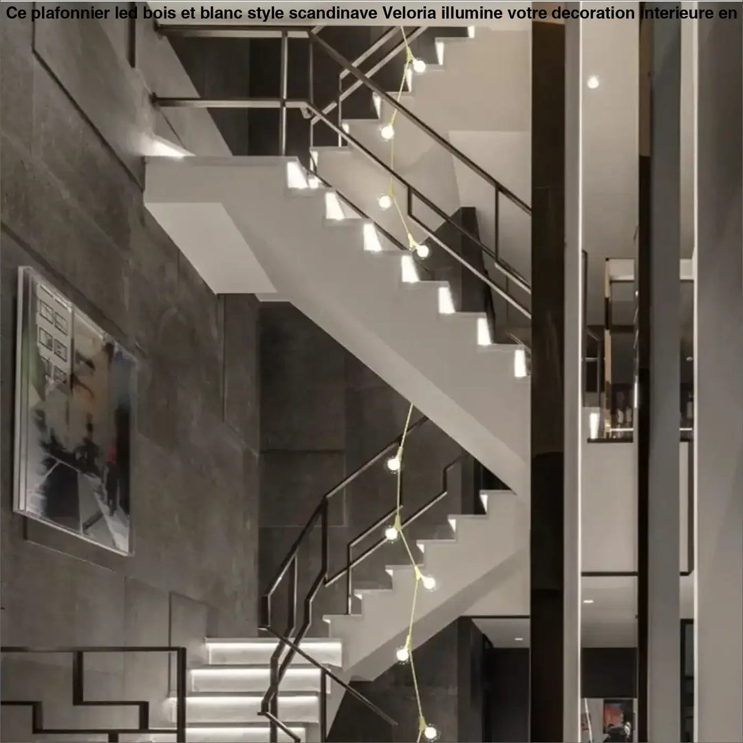 Suspension luminaire verticale en boules opales et laiton