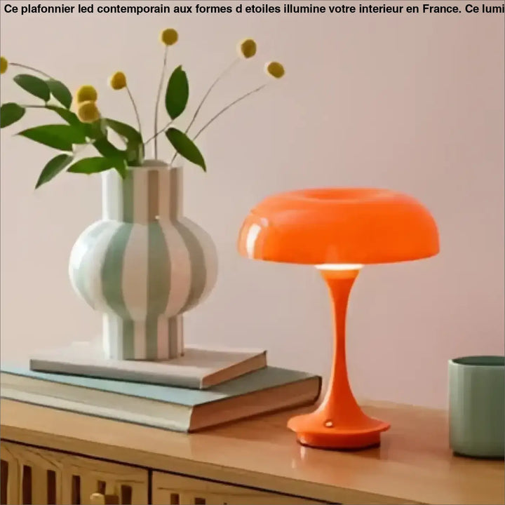 Lampe de table lucina orange avec finition brillante, abat-jour translucide arrondi, idéale pour table rétro et décoration intérieure