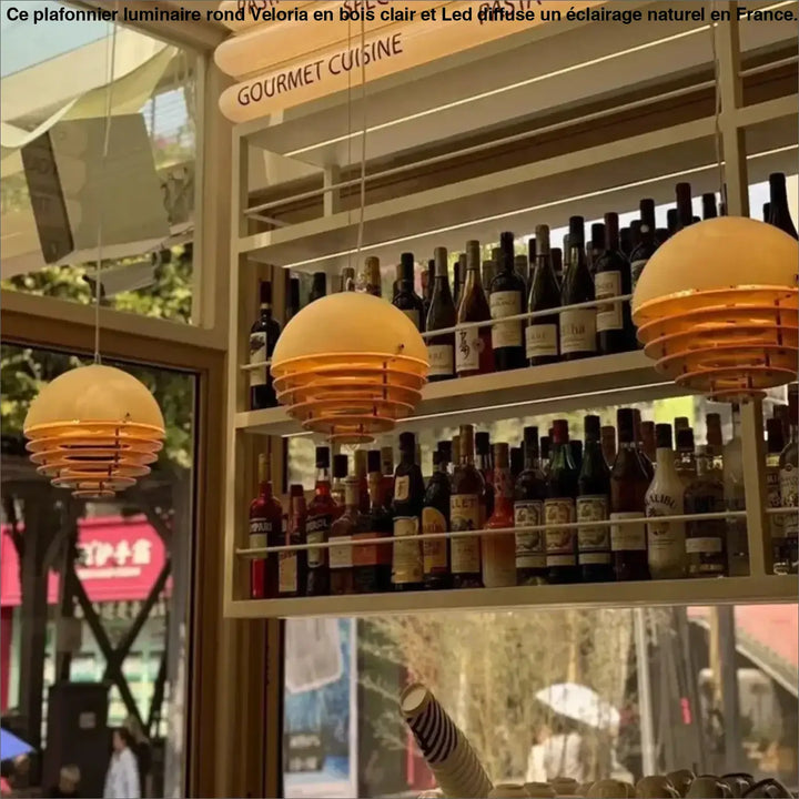 Suspension design en verre jaune au style rétro à l’éclat chaleureux