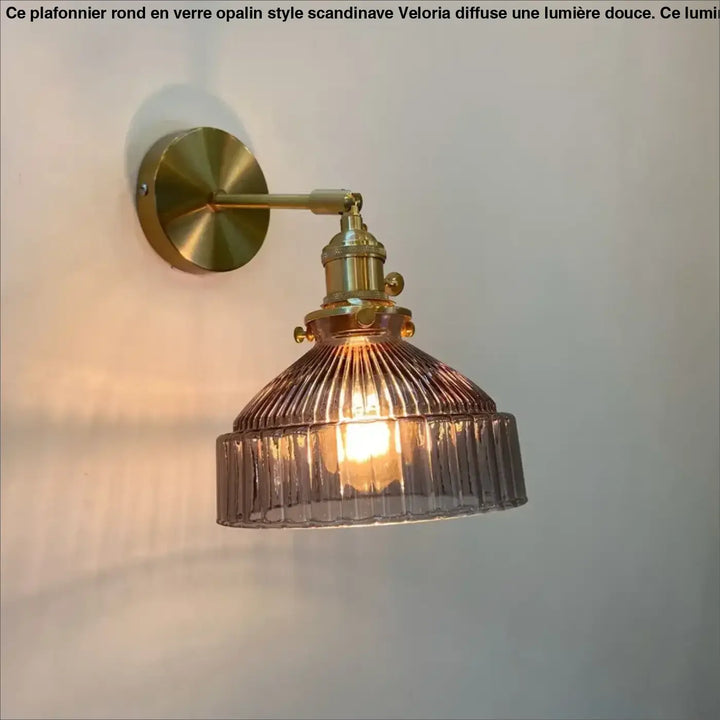 Applique murale vintage chic en laiton avec verre teinté élégant