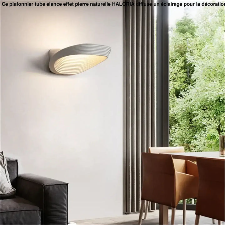 Applique murale scandinave laminée en métal au style épuré