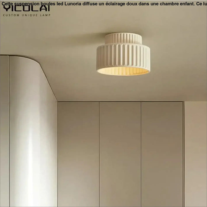 Plafonnier cylindrique strié au look rétro et original

