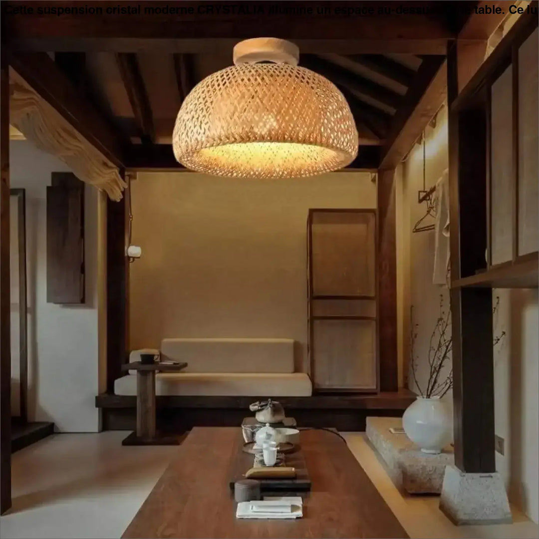 Suspension cristal moderne en bambou tissé ton chaud avec design texturé en forme de treillis pour décoration intérieure