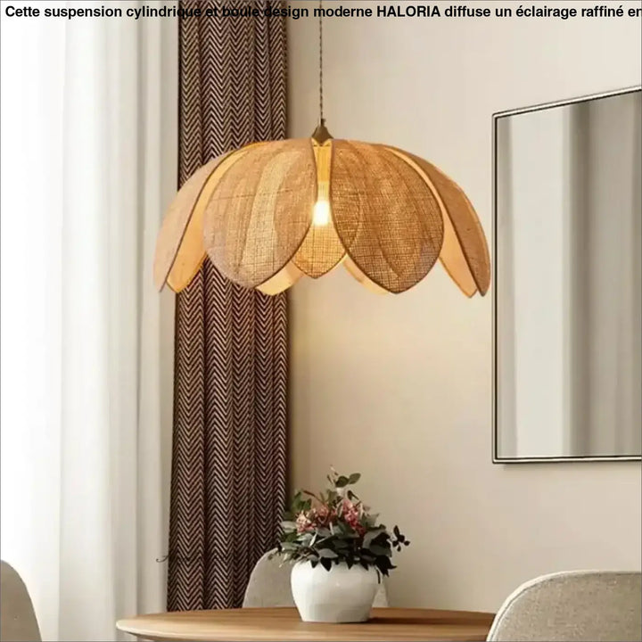 Suspension luminaire en tissu beige style artisanal élégant