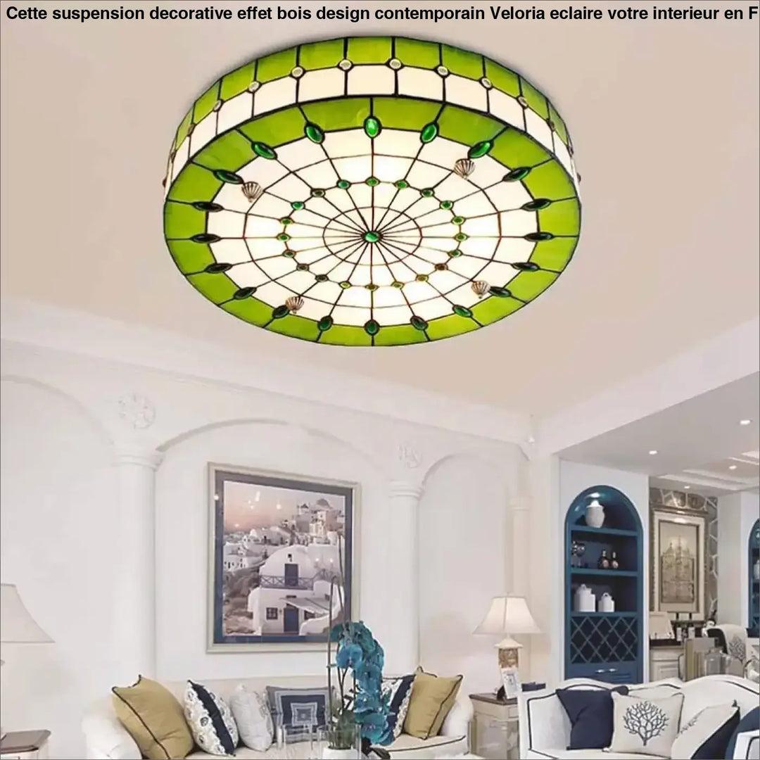 Suspension decorative effet bois vert en verre teinté avec design leadé et élément central décoratif chez veloria