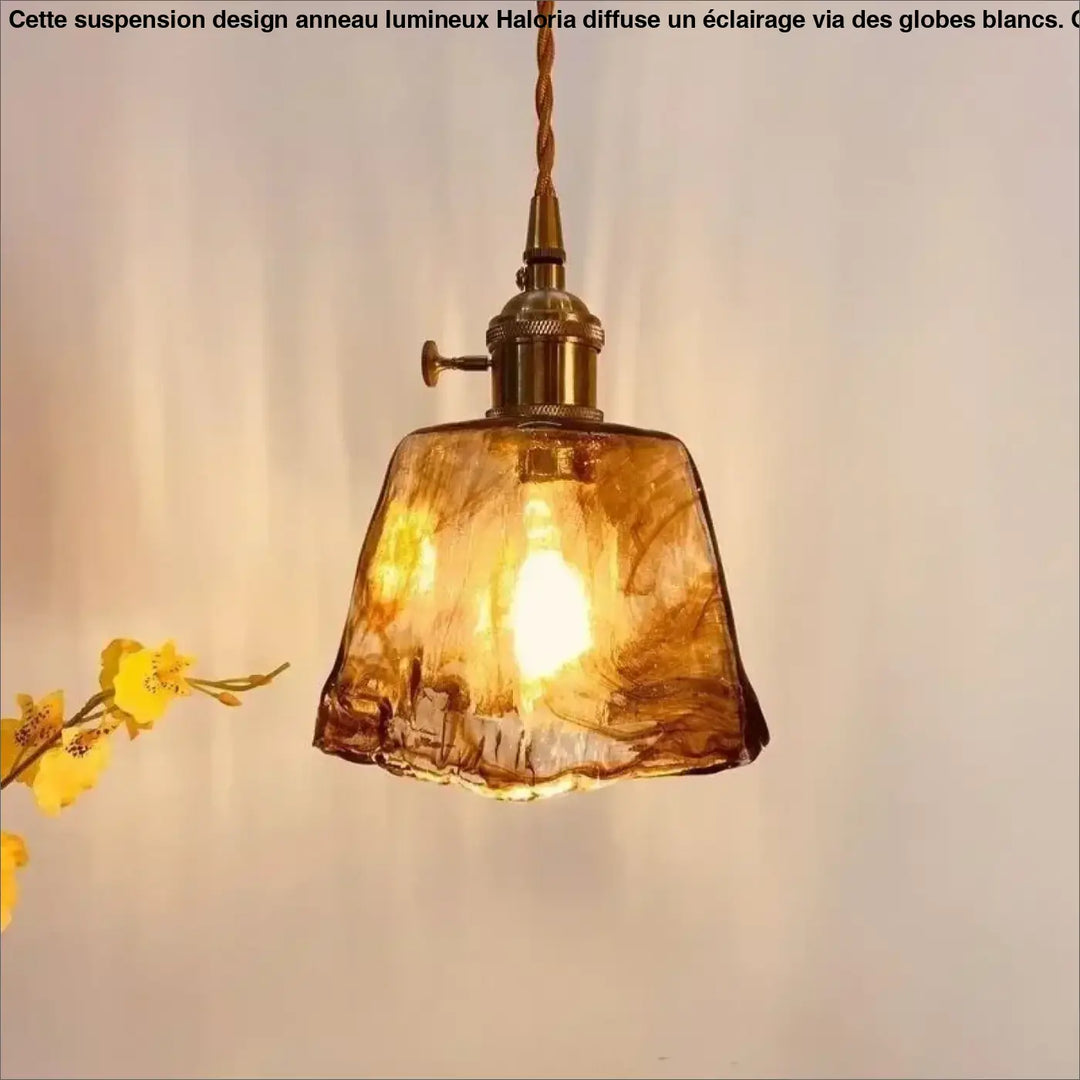 Suspension luminaire en verre ambré au design rétro chic