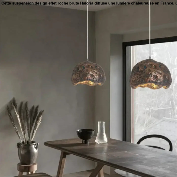 Suspension design effet roche brute lumière chaleureuse

