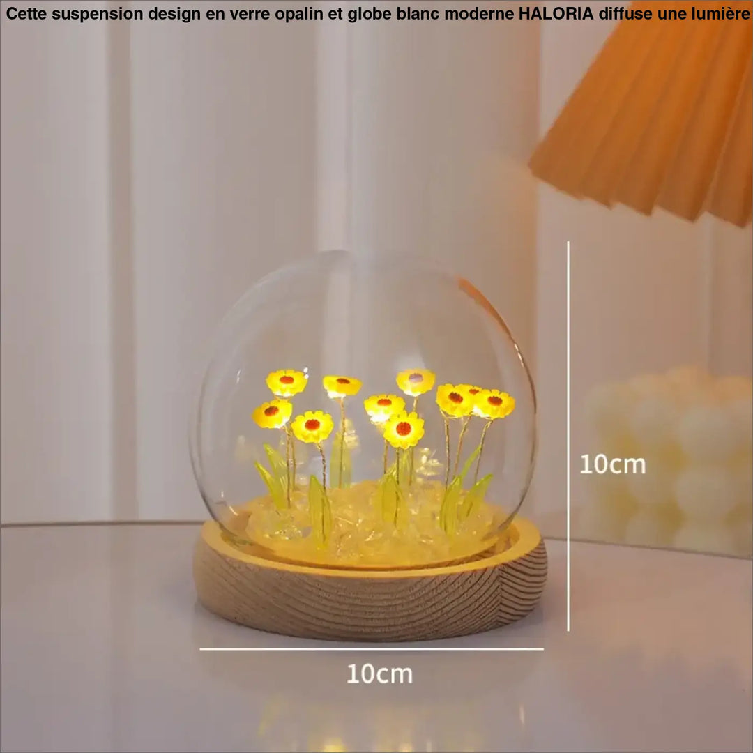 Veilleuse tournesol décorative helios avec dôme en verre clair, base en bois, tournesols jaunes lumineux et herbe verte