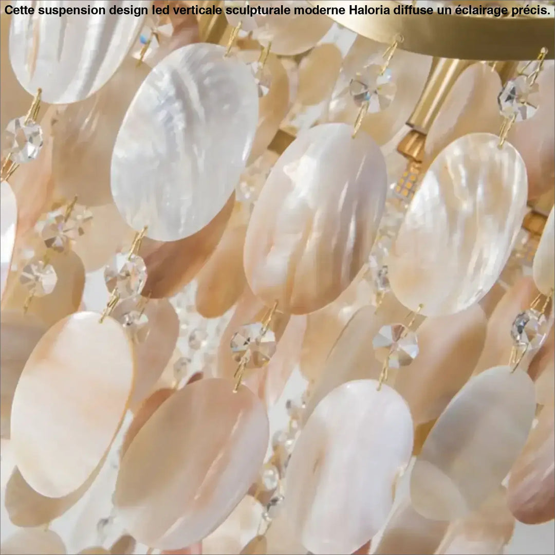 Suspension luminaire en coque naturelle finition dorée