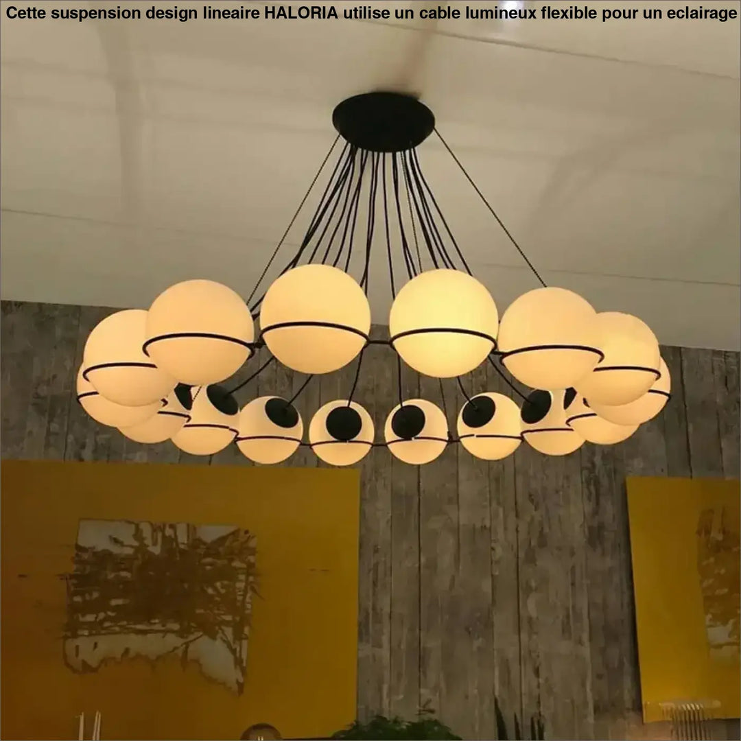 Suspension moderne en métal et globes en verre élégante