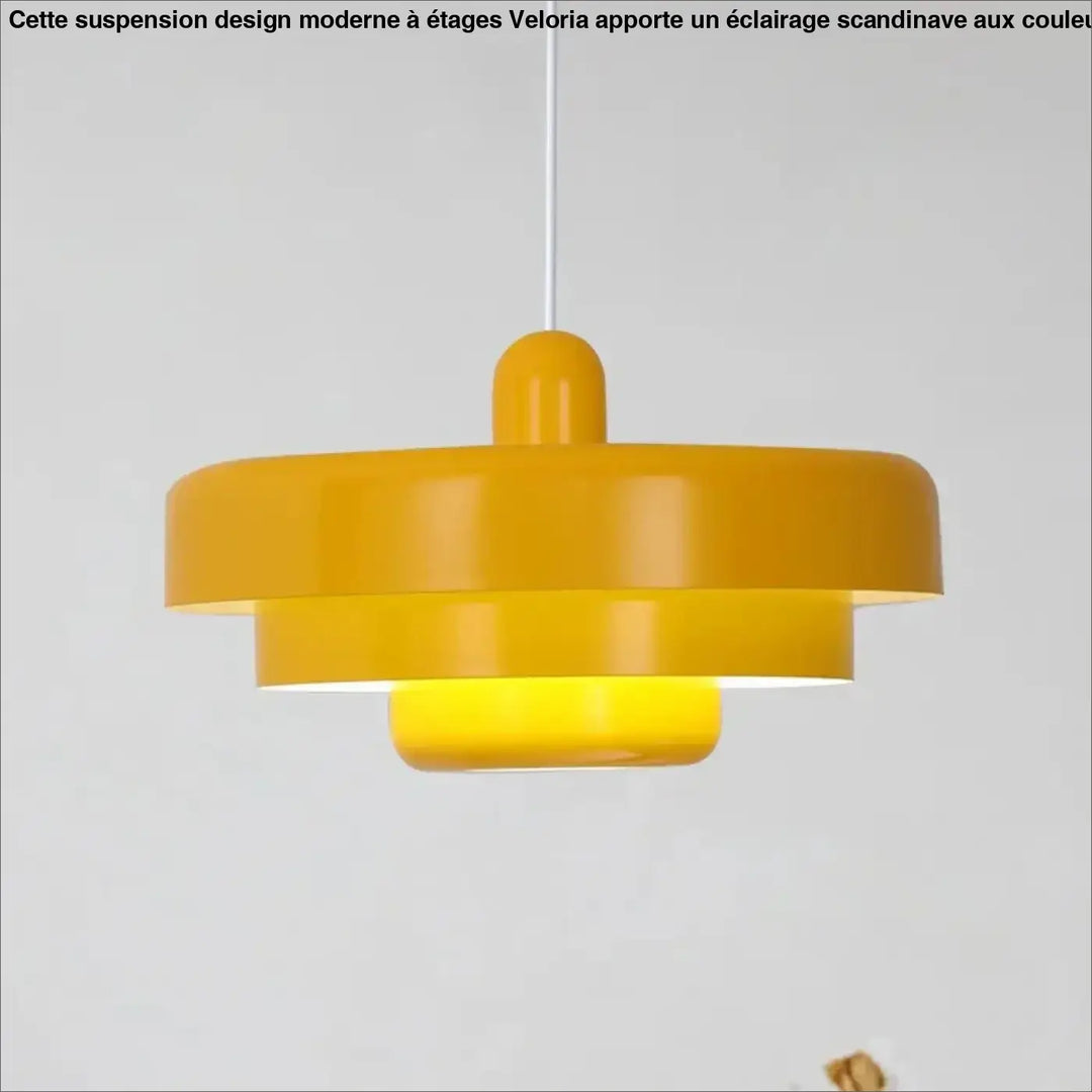 Suspension design moderne étages couleurs vives style scandinave
