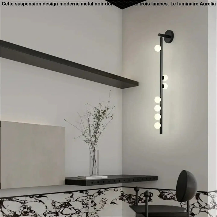 Applique murale dorée design avec des globes en verre
