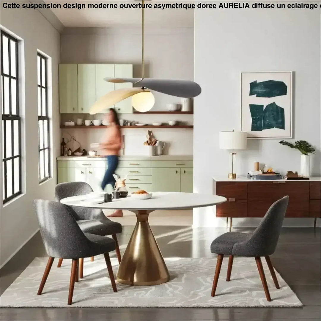 Suspension Contemporaine Forme Hélice Et Globe Central

