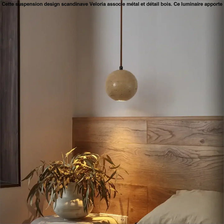 Suspension luminaire boule en pierre beige au style minimaliste