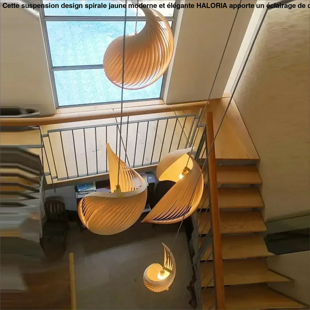 Suspension Design Spirale Jaune Moderne et Élégante

