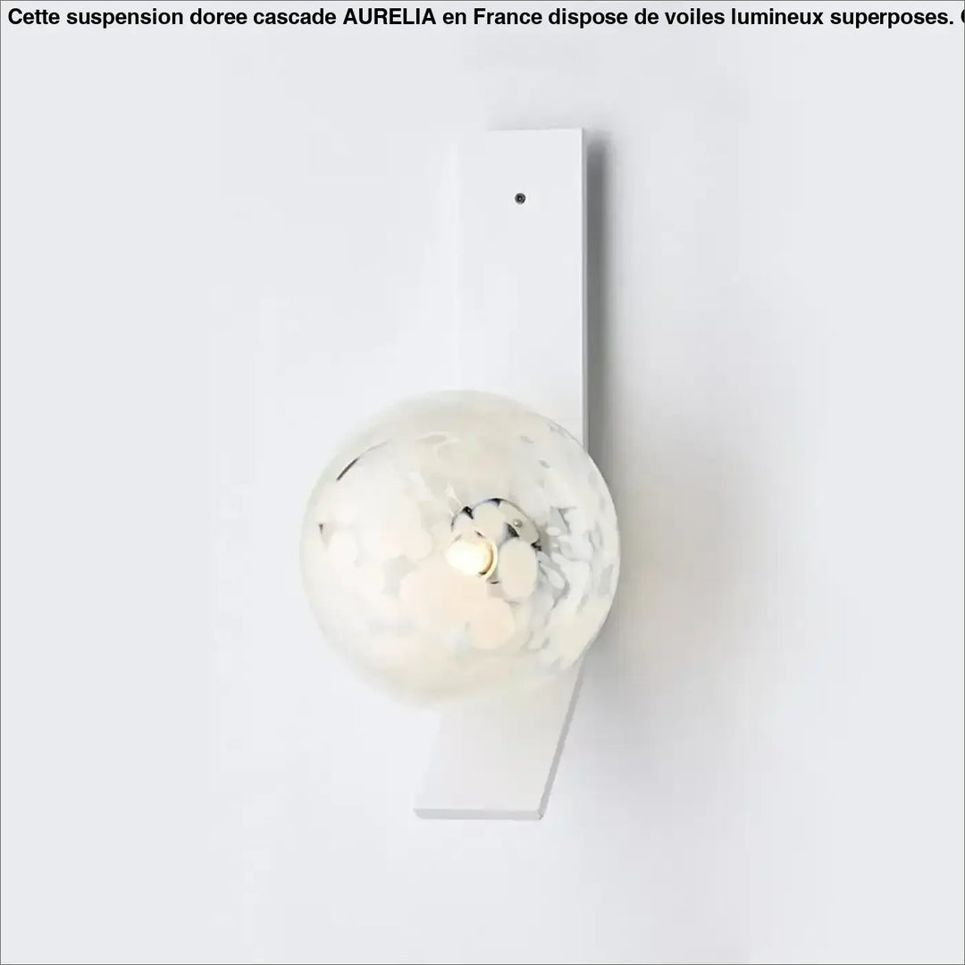 Applique Murale Verticale Dorée Avec Globes Soufflés Élégants
