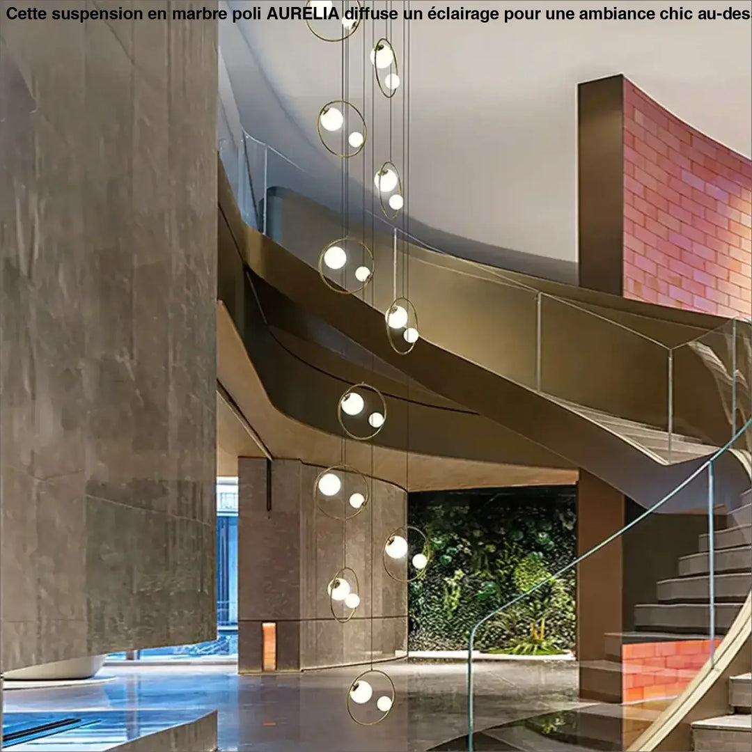 Suspension Cascade LED Moderne Avec Sphères Ajourées Chic Doré