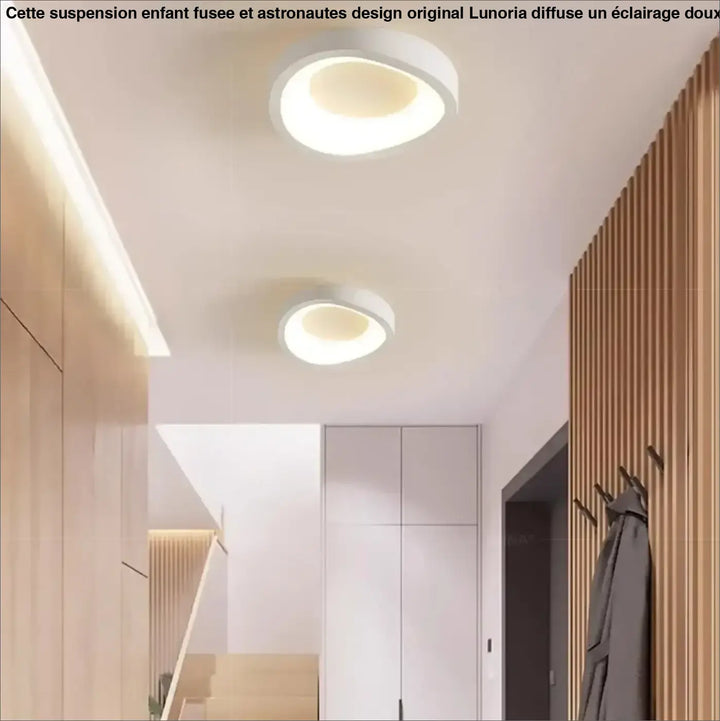 Plafonnier design led compact pour couloir moderne élégant
