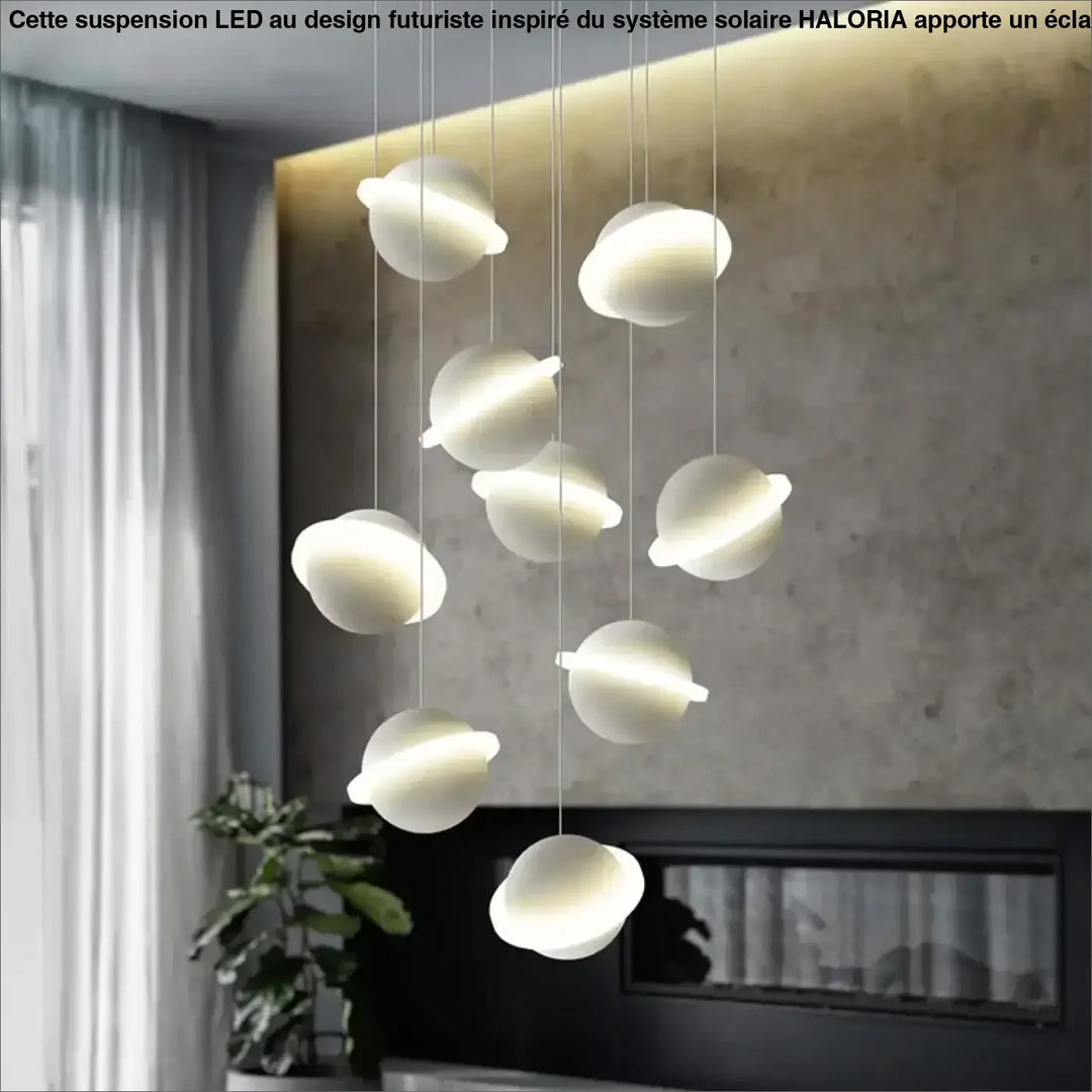 Suspension LED au design futuriste inspiré du système solaire

