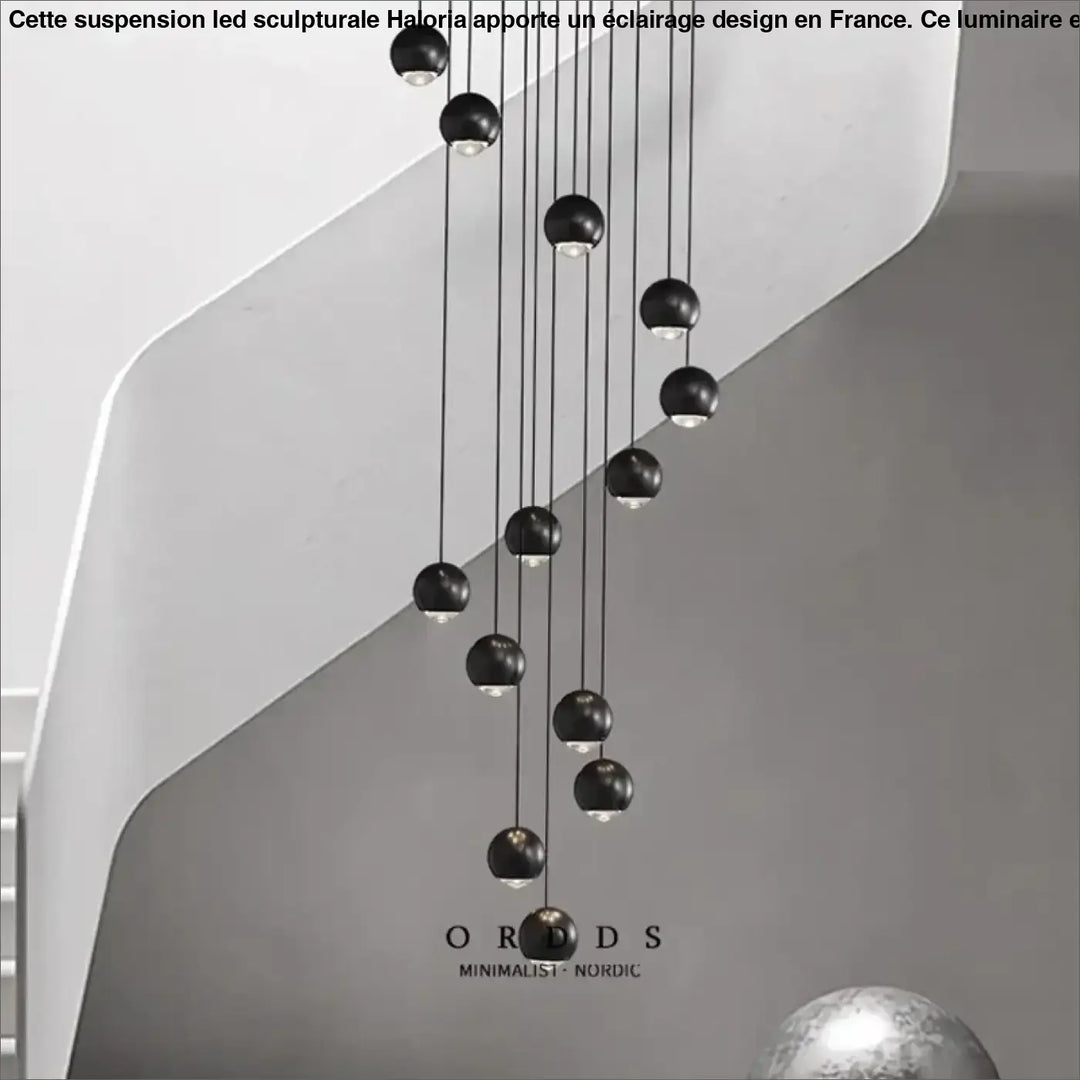 Suspension Cascade Moderne Boules Noires Pour Escalier
