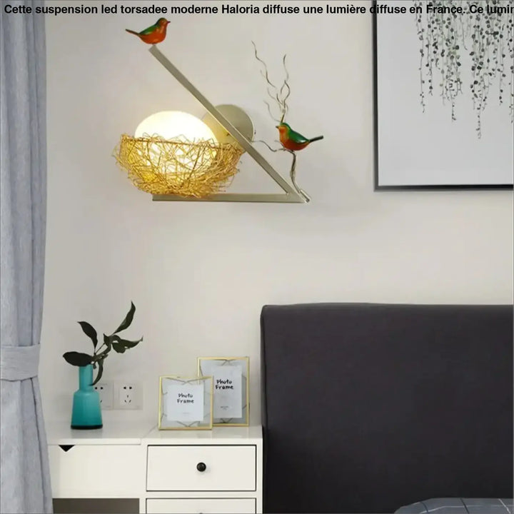 Applique Murale Nid Doré Avec Oiseaux Et Boule Lumineuse
