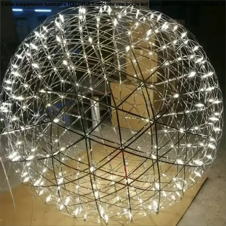 Suspension luminaire à boule LED pour grande hauteur sous plafond

