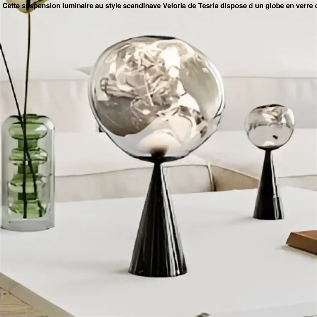 Lampe de table dixon avec globe argenté brillant et base conique noire idéale pour décoration intérieure moderne et présence lumineuse