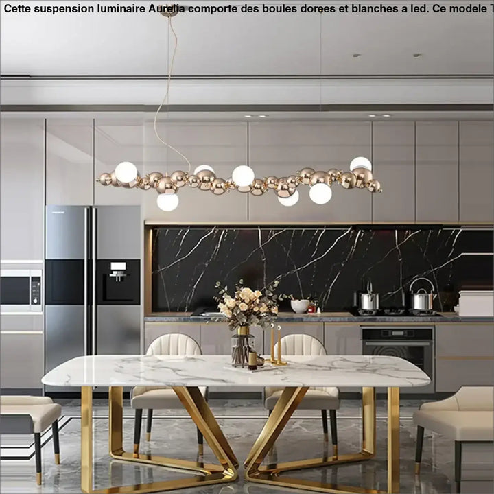 Suspension Luminaire Avec Des Boules Dorées Et Blanches À LED