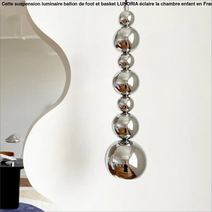 Suspension luminaire au style moderne en forme de totem vertical

