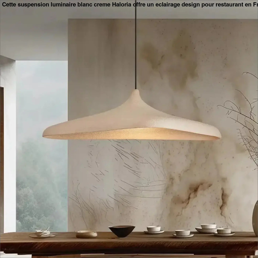 Suspension luminaire blanc crème au design original pour restaurant

