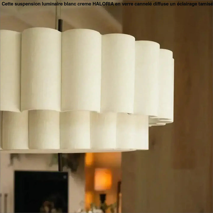 Suspension luminaire blanc crème en forme de cannelé moderne


