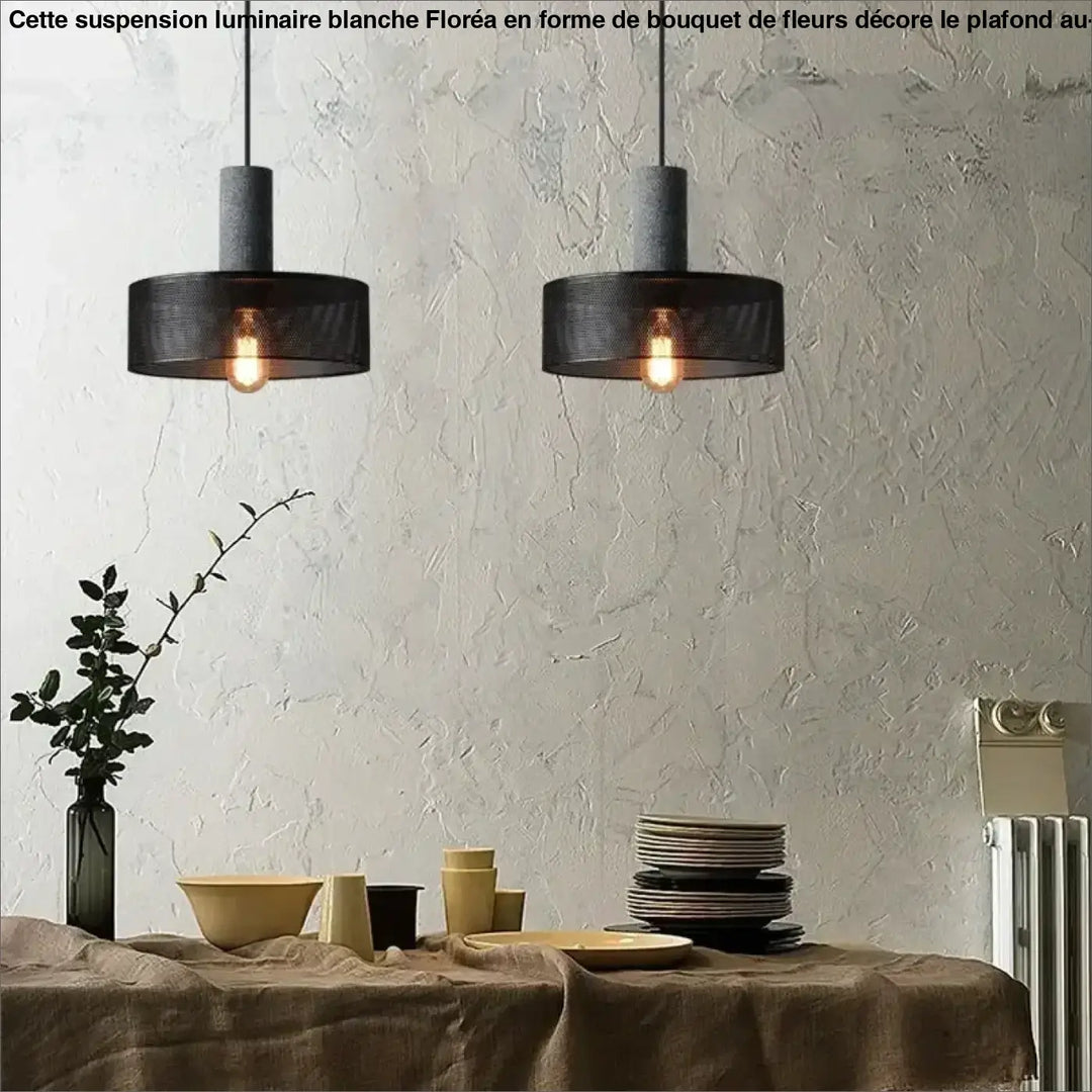 Suspension luminaire blanche floréa en maille noire avec ampoules à filament apparentes style bouquet de fleurs