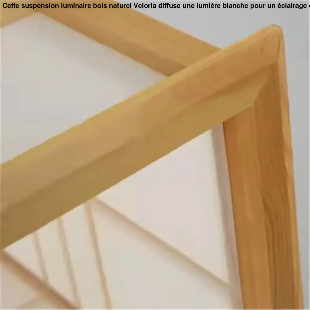 Suspension design en bois pour intérieur zen élégante