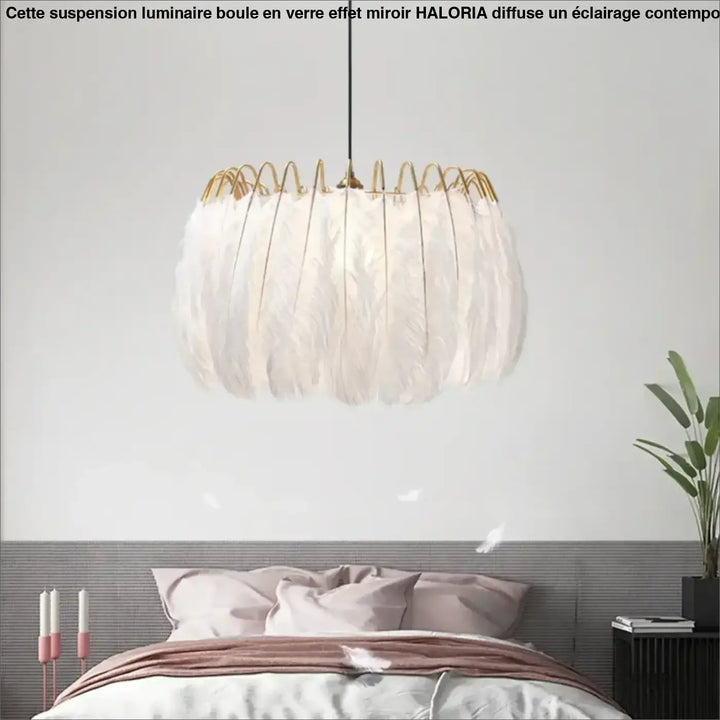 Suspension blanche à plumes style art déco élégance
