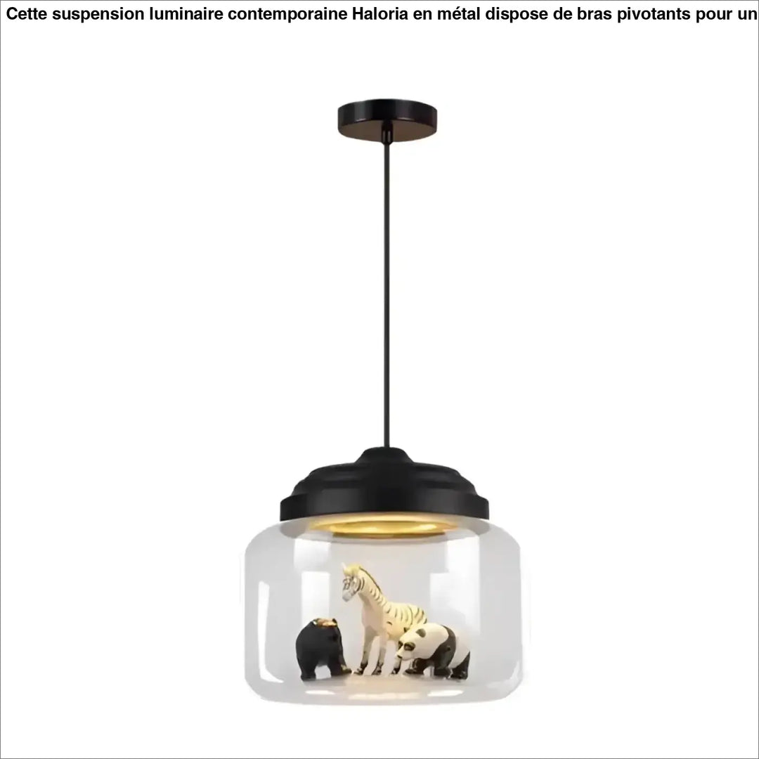 Suspension luminaire savana en verre transparent avec hardware métal noir et figurines d animaux sauvages miniature