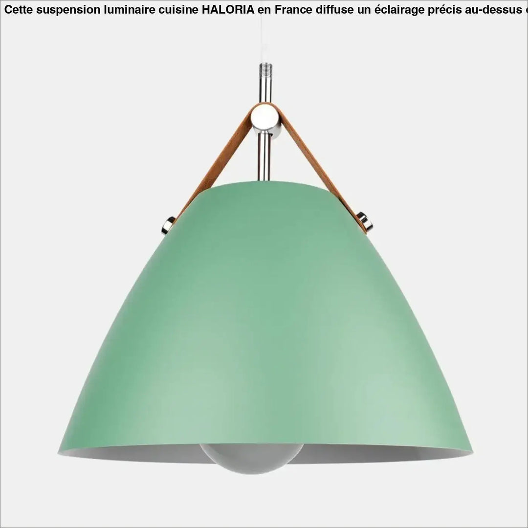 Suspension luminaire cuisine mint vert conique avec finition mate, sangles en cuir marron et ferrures chromées haloria