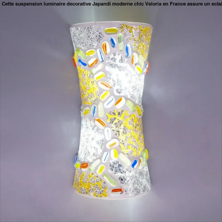 Applique murale cylindrique en verre translucide avec mosaïque de perles colorées sur fond argenté craquelé