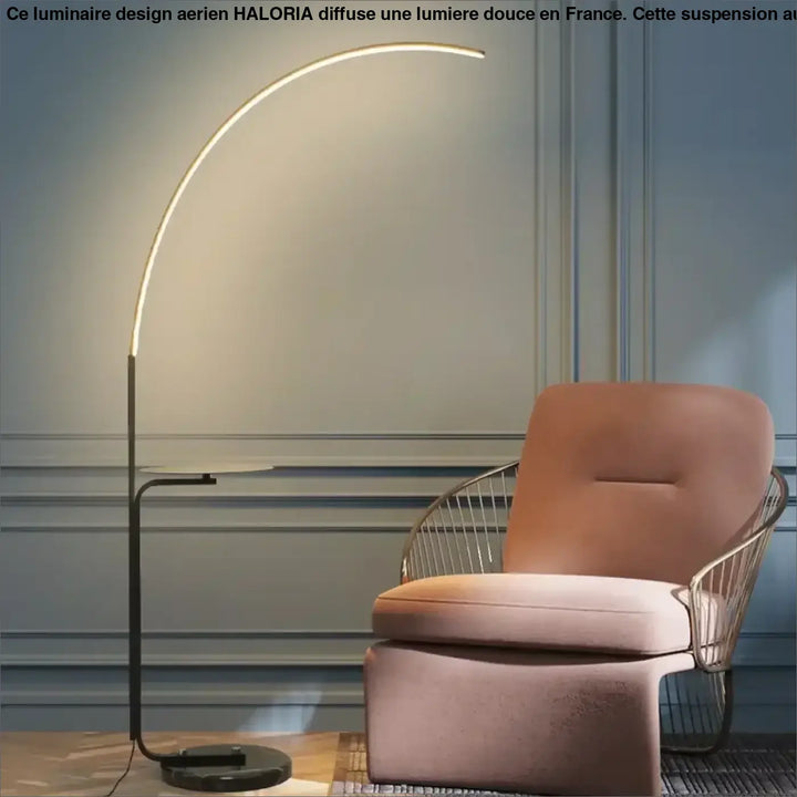 Lampadaire minimaliste en métal avec tablette au design épuré