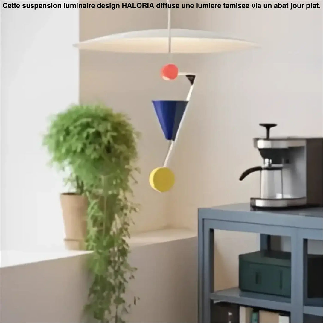 Suspension luminaire liora avec suspension design géométrique en formes colorées bleues et jaunes minimalistes