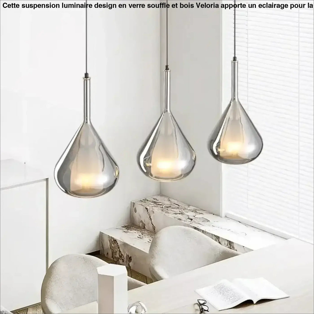Suspension luminaire pirula avec trois abat-jours en verre argenté métallisé teardrop blanc chaud ou blanc froid idéale pour petits mètres carrés
