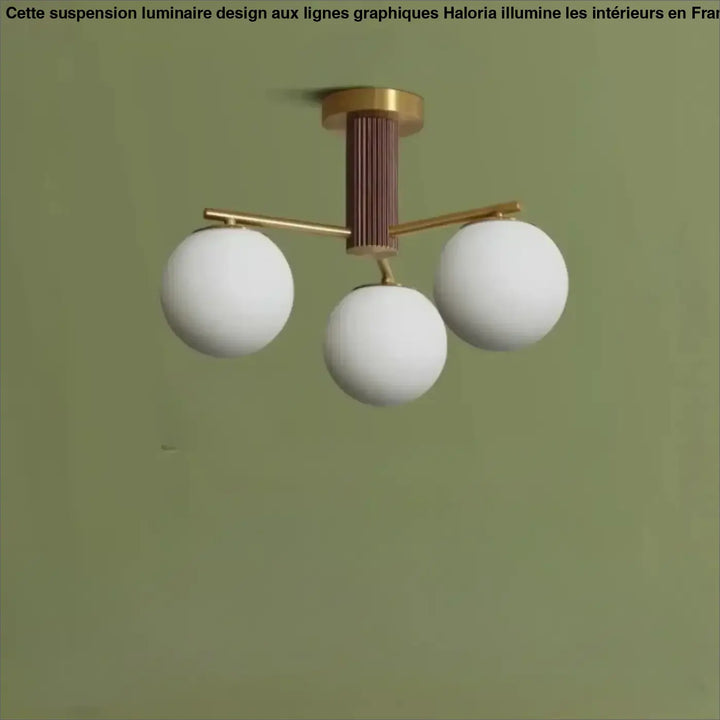 Luminaire plafonnier moderne cortix avec colonne centrale en laiton et abat-jours sphériques en verre blanc dépoli