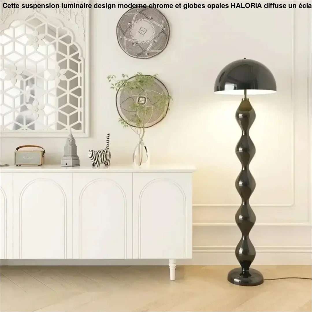 Lampadaire élégant corps ondulé noir brillant avec abat-jour en forme de dôme pour une ambiance chaleureuse
