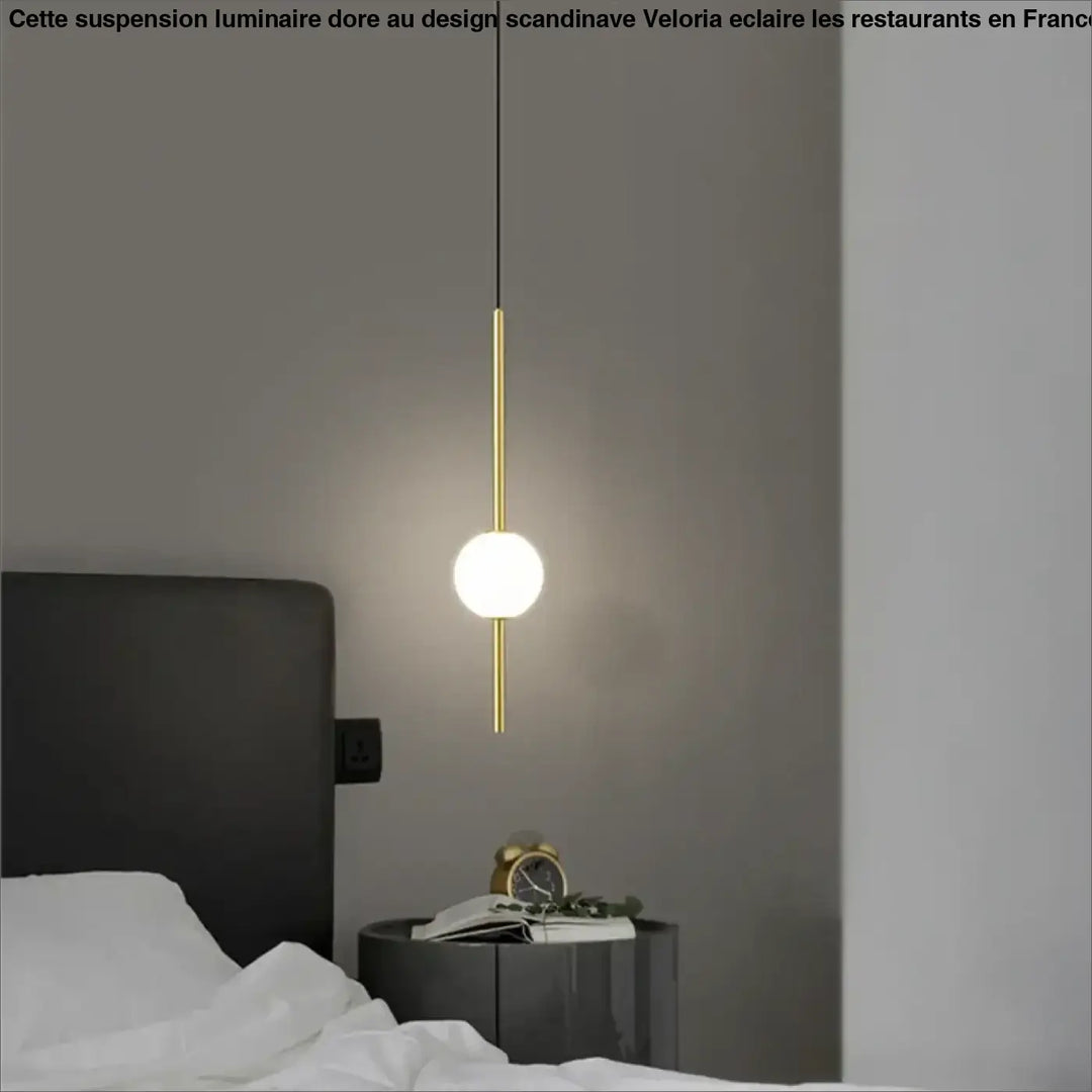 Suspension luminaire doré au design scandinave pour restaurant

