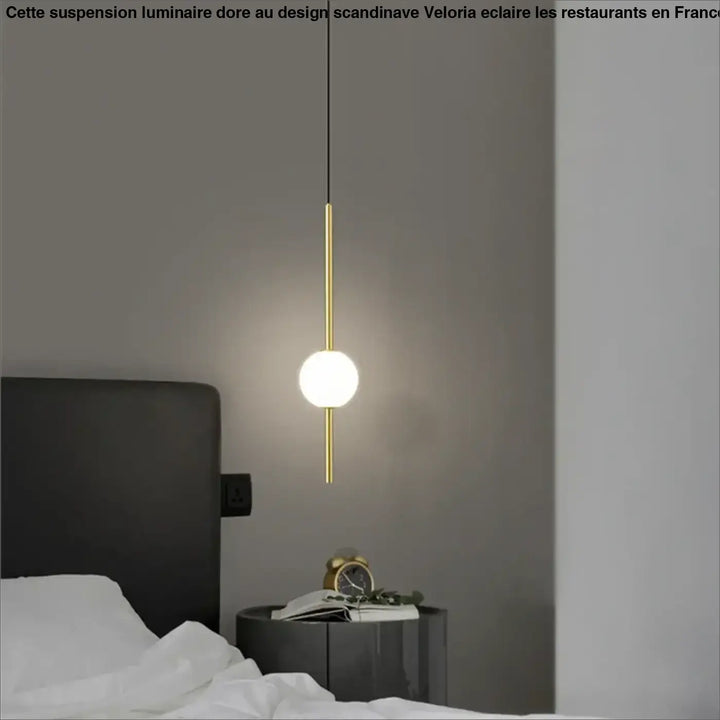 Suspension luminaire doré au design scandinave pour restaurant

