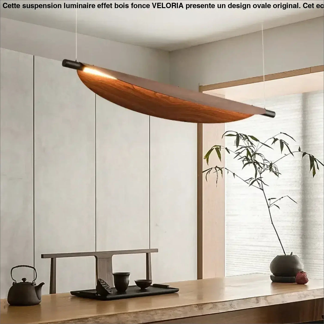 Suspension luminaire effet bois foncé au design original ovale

