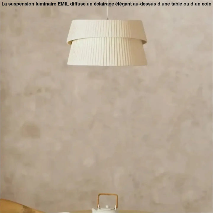 Suspension luminaire élégante en tissu beige pour salon moderne