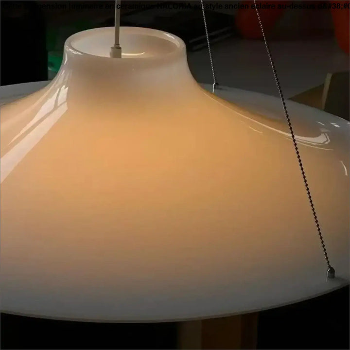 Suspension courbes fluides blanche ambiance douce chic