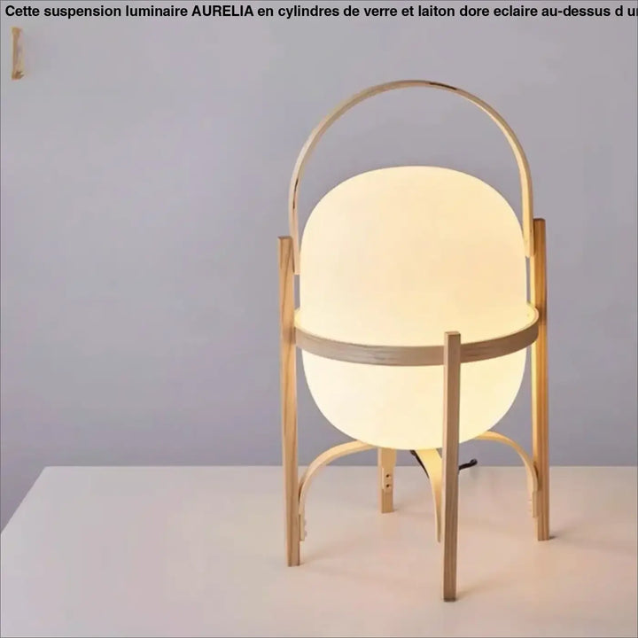 Lampadaire kalana avec arche élégante en verre dépoli rond et pieds en bois pour décoration contemporaine chaleureuse
